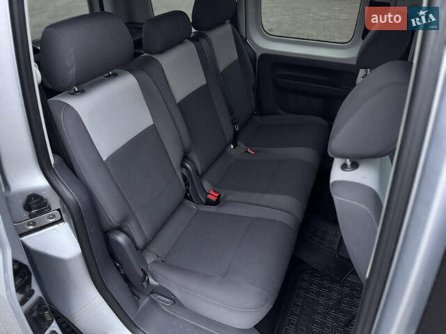 Серый Фольксваген Кадди, объемом двигателя 1.6 л и пробегом 172 тыс. км за 11000 $, фото 22 на Automoto.ua