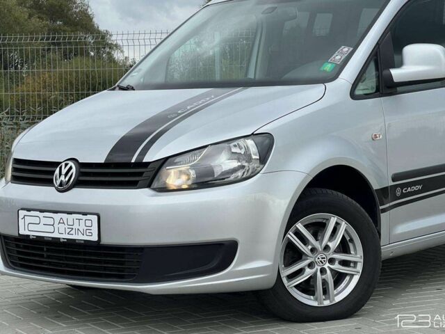 Сірий Фольксваген Кадді, об'ємом двигуна 1.6 л та пробігом 248 тис. км за 6950 $, фото 2 на Automoto.ua