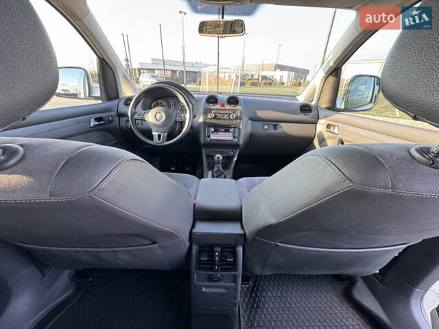 Серый Фольксваген Кадди, объемом двигателя 2 л и пробегом 263 тыс. км за 13850 $, фото 51 на Automoto.ua