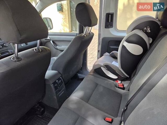 Сірий Фольксваген Кадді, об'ємом двигуна 2 л та пробігом 127 тис. км за 11708 $, фото 4 на Automoto.ua