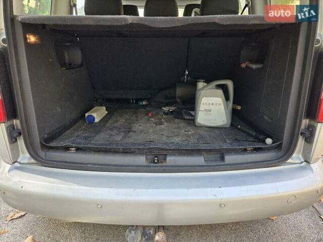 Сірий Фольксваген Кадді, об'ємом двигуна 2 л та пробігом 127 тис. км за 11708 $, фото 6 на Automoto.ua