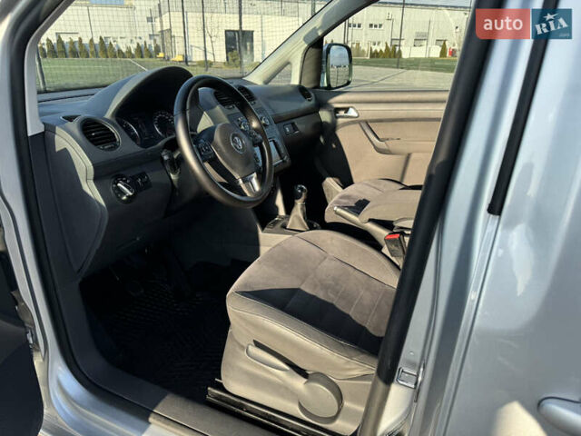 Серый Фольксваген Кадди, объемом двигателя 2 л и пробегом 263 тыс. км за 13850 $, фото 21 на Automoto.ua