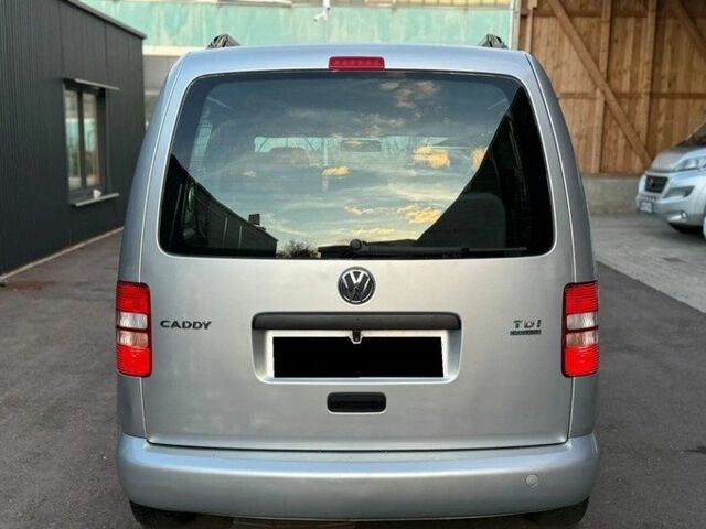 Серый Фольксваген Кадди, объемом двигателя 1.6 л и пробегом 143 тыс. км за 7400 $, фото 3 на Automoto.ua