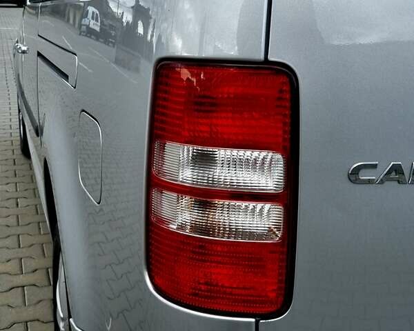 Серый Фольксваген Кадди, объемом двигателя 1.6 л и пробегом 248 тыс. км за 13700 $, фото 27 на Automoto.ua