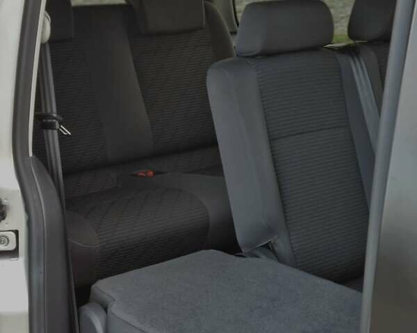 Серый Фольксваген Кадди, объемом двигателя 1.6 л и пробегом 248 тыс. км за 13700 $, фото 72 на Automoto.ua