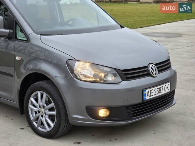 Серый Фольксваген Кадди, объемом двигателя 1.6 л и пробегом 205 тыс. км за 11200 $, фото 4 на Automoto.ua