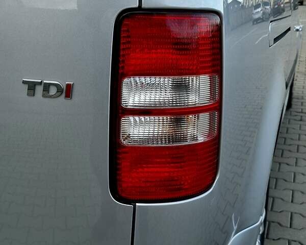 Серый Фольксваген Кадди, объемом двигателя 1.6 л и пробегом 248 тыс. км за 13700 $, фото 28 на Automoto.ua