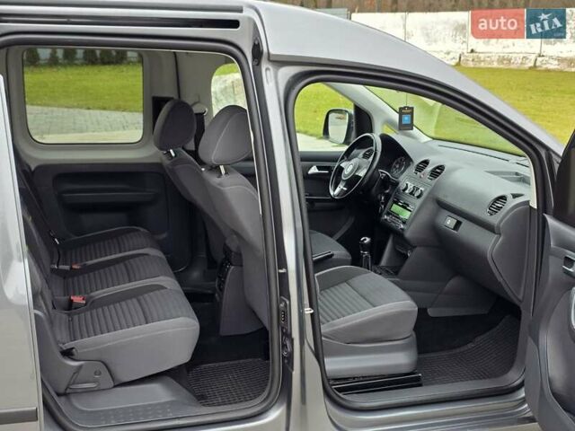 Серый Фольксваген Кадди, объемом двигателя 1.6 л и пробегом 205 тыс. км за 11200 $, фото 15 на Automoto.ua