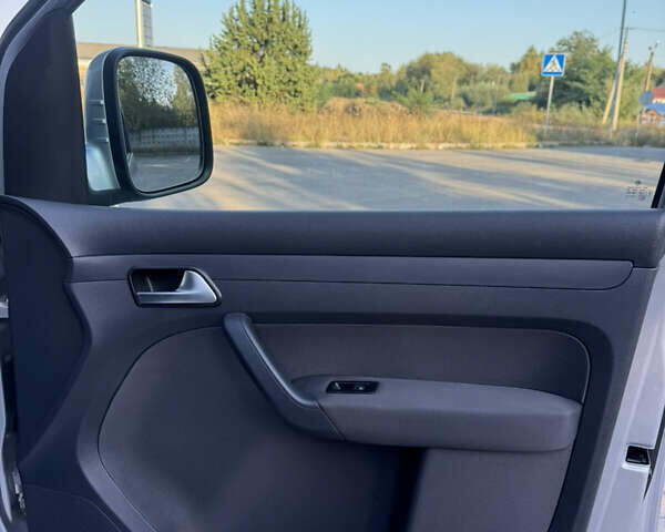 Фольксваген Кадди 2014 в Львове на Automoto.ua Серый Фольксваген Кадди, объемом двигателя 1.6 л и пробегом 190 тыс. км за 12100 $, фото 30 на Automoto.ua