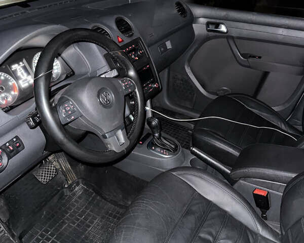 Фольксваген Кадди 2014 в Одессе на Automoto.ua Серый Фольксваген Кадди, объемом двигателя 2 л и пробегом 280 тыс. км за 11900 $, фото 10 на Automoto.ua