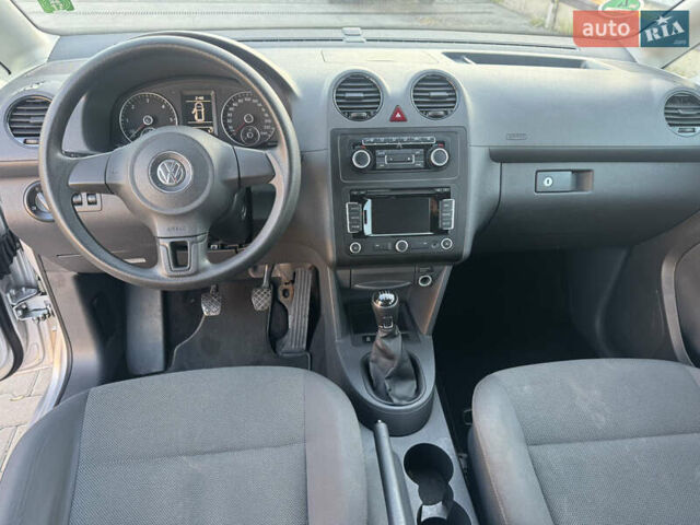 Серый Фольксваген Кадди, объемом двигателя 2 л и пробегом 251 тыс. км за 13200 $, фото 13 на Automoto.ua