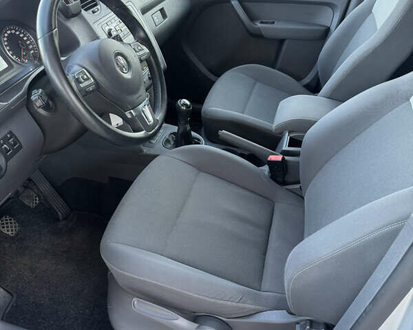 Фольксваген Кадди 2014 в Львове на Automoto.ua Серый Фольксваген Кадди, объемом двигателя 1.6 л и пробегом 190 тыс. км за 12100 $, фото 9 на Automoto.ua