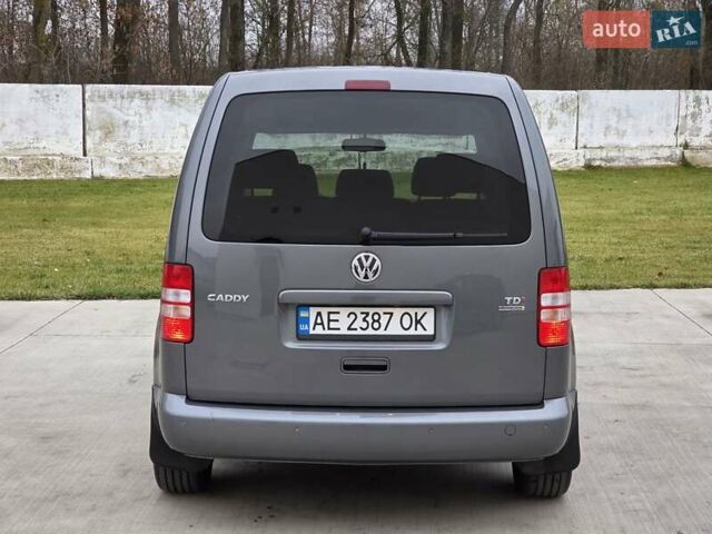 Серый Фольксваген Кадди, объемом двигателя 1.6 л и пробегом 205 тыс. км за 11200 $, фото 10 на Automoto.ua