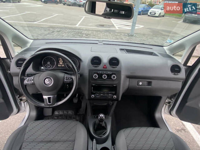 Серый Фольксваген Кадди, объемом двигателя 1.6 л и пробегом 296 тыс. км за 12300 $, фото 18 на Automoto.ua