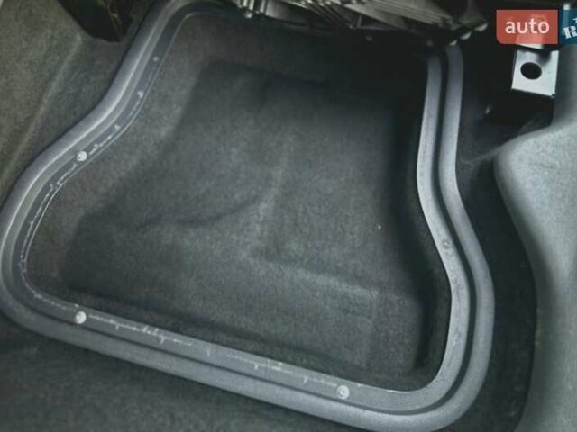 Серый Фольксваген Кадди, объемом двигателя 1.6 л и пробегом 248 тыс. км за 13700 $, фото 77 на Automoto.ua