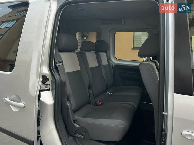 Сірий Фольксваген Кадді, об'ємом двигуна 1.6 л та пробігом 237 тис. км за 11999 $, фото 32 на Automoto.ua