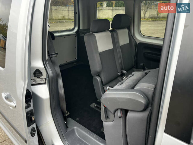 Сірий Фольксваген Кадді, об'ємом двигуна 1.6 л та пробігом 237 тис. км за 11999 $, фото 31 на Automoto.ua