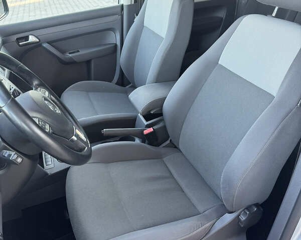 Серый Фольксваген Кадди, объемом двигателя 1.6 л и пробегом 191 тыс. км за 12200 $, фото 9 на Automoto.ua