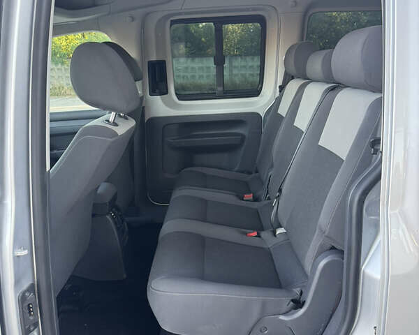 Серый Фольксваген Кадди, объемом двигателя 1.6 л и пробегом 191 тыс. км за 12200 $, фото 19 на Automoto.ua