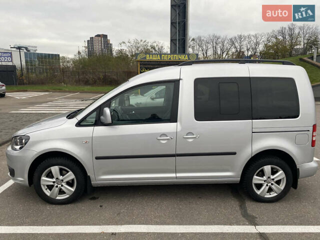 Серый Фольксваген Кадди, объемом двигателя 1.6 л и пробегом 296 тыс. км за 12300 $, фото 3 на Automoto.ua