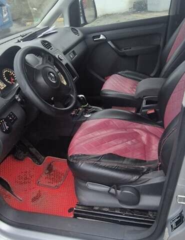 Сірий Фольксваген Кадді, об'ємом двигуна 2 л та пробігом 300 тис. км за 11500 $, фото 2 на Automoto.ua