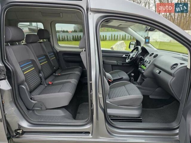 Серый Фольксваген Кадди, объемом двигателя 1.6 л и пробегом 205 тыс. км за 11200 $, фото 16 на Automoto.ua