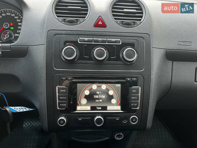 Сірий Фольксваген Кадді, об'ємом двигуна 1.6 л та пробігом 237 тис. км за 11999 $, фото 23 на Automoto.ua