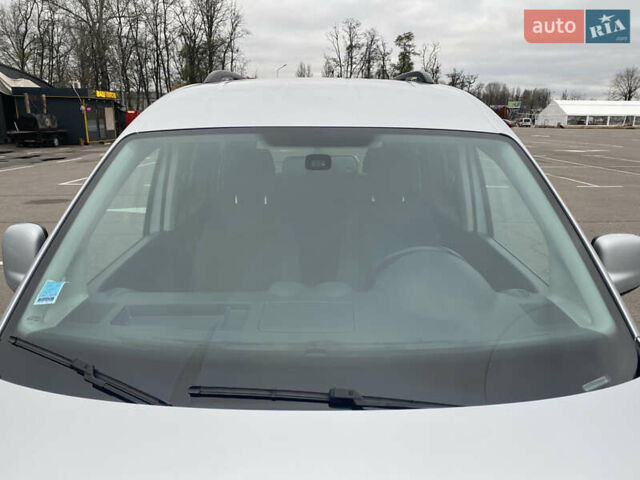 Серый Фольксваген Кадди, объемом двигателя 1.6 л и пробегом 296 тыс. км за 12300 $, фото 15 на Automoto.ua