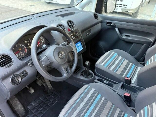 Серый Фольксваген Кадди, объемом двигателя 1.6 л и пробегом 143 тыс. км за 7400 $, фото 17 на Automoto.ua