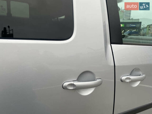 Серый Фольксваген Кадди, объемом двигателя 1.6 л и пробегом 296 тыс. км за 12300 $, фото 11 на Automoto.ua