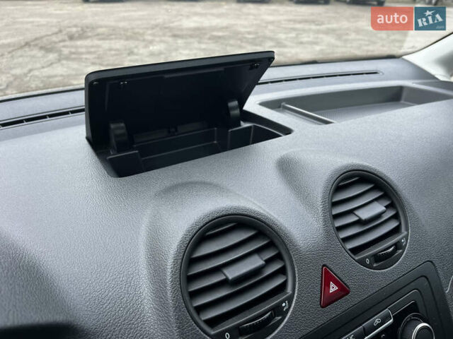 Серый Фольксваген Кадди, объемом двигателя 1.6 л и пробегом 237 тыс. км за 11999 $, фото 23 на Automoto.ua