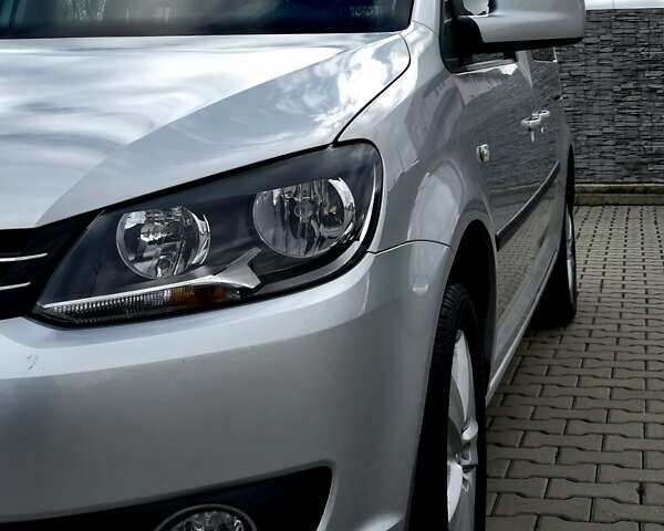 Серый Фольксваген Кадди, объемом двигателя 1.6 л и пробегом 248 тыс. км за 13700 $, фото 30 на Automoto.ua