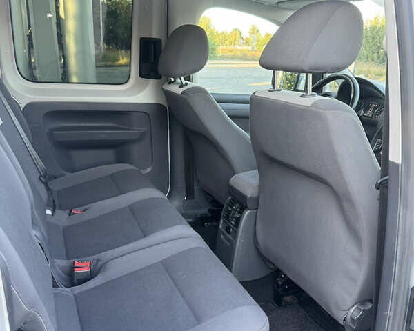 Серый Фольксваген Кадди, объемом двигателя 1.6 л и пробегом 191 тыс. км за 12200 $, фото 23 на Automoto.ua