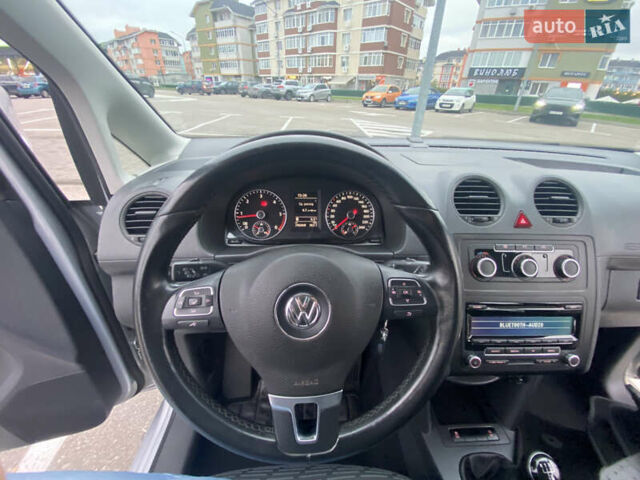 Серый Фольксваген Кадди, объемом двигателя 1.6 л и пробегом 296 тыс. км за 12300 $, фото 31 на Automoto.ua