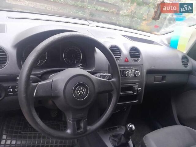 Серый Фольксваген Кадди, объемом двигателя 1.6 л и пробегом 298 тыс. км за 12500 $, фото 23 на Automoto.ua