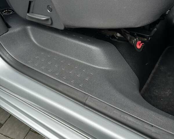 Сірий Фольксваген Кадді, об'ємом двигуна 1.6 л та пробігом 277 тис. км за 12500 $, фото 41 на Automoto.ua