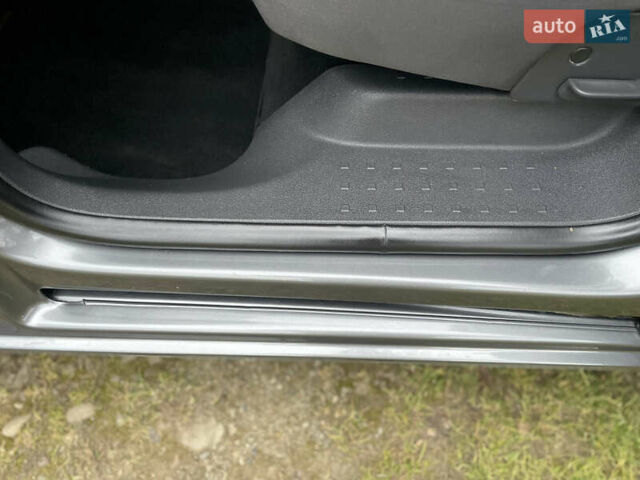 Серый Фольксваген Кадди, объемом двигателя 1.6 л и пробегом 243 тыс. км за 11950 $, фото 33 на Automoto.ua