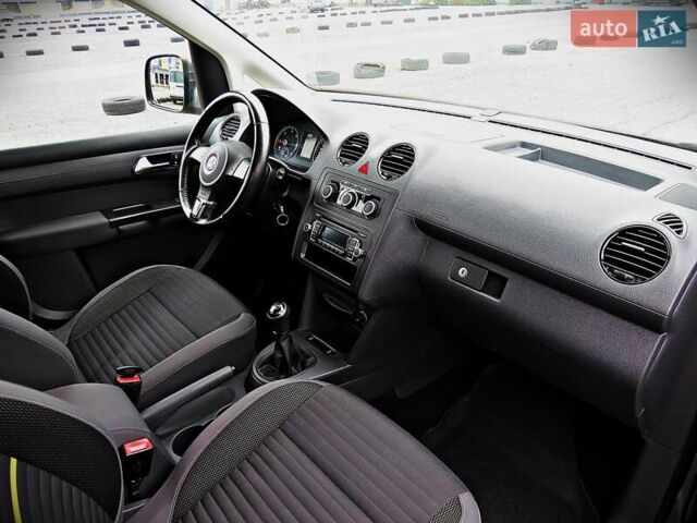 Серый Фольксваген Кадди, объемом двигателя 1.6 л и пробегом 195 тыс. км за 11500 $, фото 18 на Automoto.ua