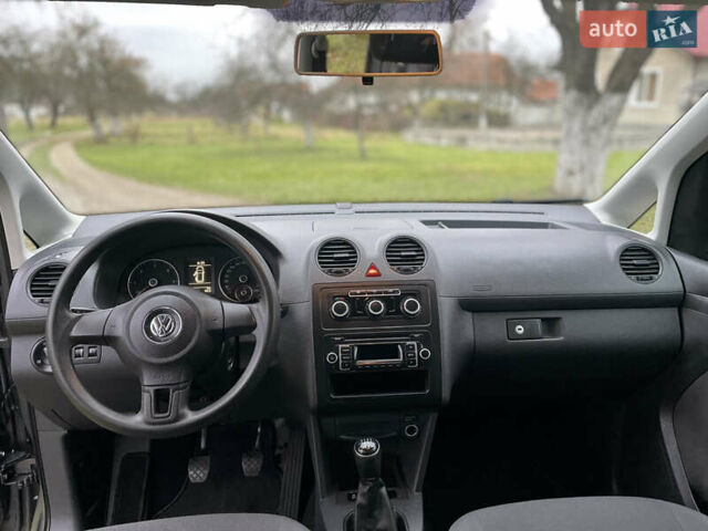 Серый Фольксваген Кадди, объемом двигателя 1.6 л и пробегом 243 тыс. км за 11950 $, фото 19 на Automoto.ua