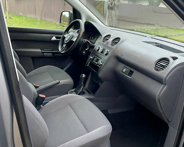 Серый Фольксваген Кадди, объемом двигателя 1.6 л и пробегом 243 тыс. км за 11950 $, фото 20 на Automoto.ua