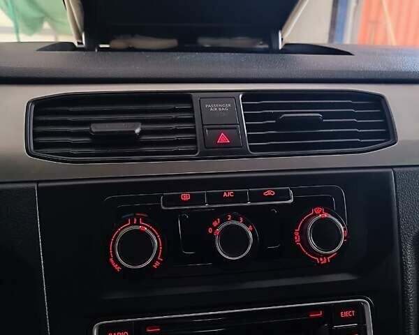 Серый Фольксваген Кадди, объемом двигателя 1.97 л и пробегом 260 тыс. км за 15000 $, фото 24 на Automoto.ua