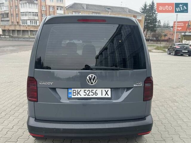 Серый Фольксваген Кадди, объемом двигателя 1.97 л и пробегом 201 тыс. км за 13700 $, фото 5 на Automoto.ua