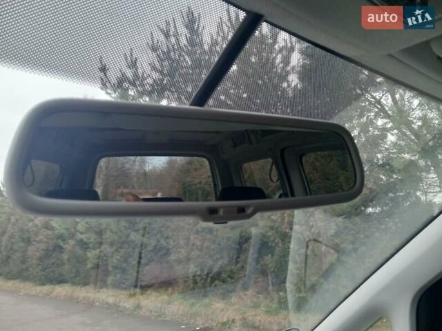 Серый Фольксваген Кадди, объемом двигателя 2 л и пробегом 254 тыс. км за 14500 $, фото 33 на Automoto.ua