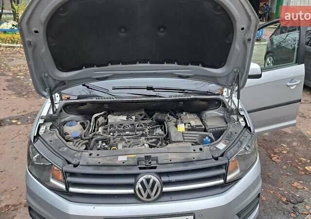 Серый Фольксваген Кадди, объемом двигателя 1.97 л и пробегом 270 тыс. км за 13600 $, фото 15 на Automoto.ua