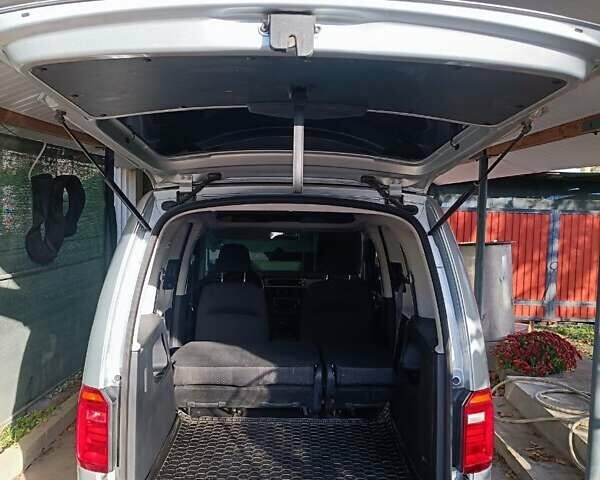 Серый Фольксваген Кадди, объемом двигателя 1.97 л и пробегом 260 тыс. км за 15000 $, фото 10 на Automoto.ua