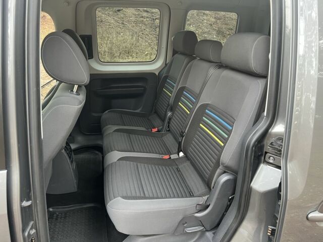 Серый Фольксваген Кадди, объемом двигателя 1.6 л и пробегом 196 тыс. км за 11300 $, фото 16 на Automoto.ua