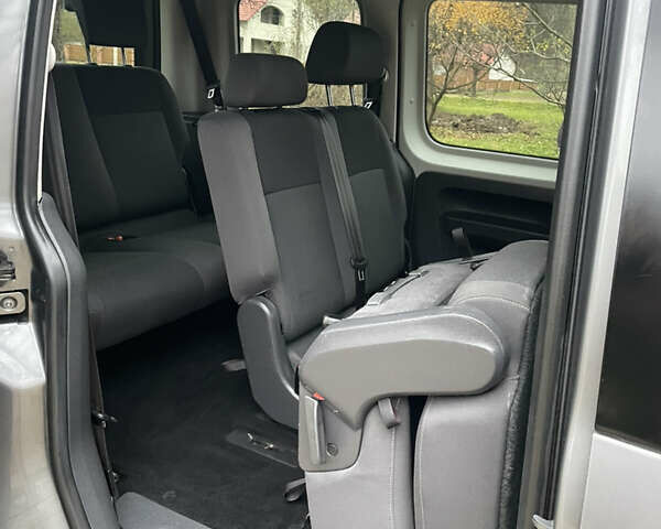 Серый Фольксваген Кадди, объемом двигателя 1.6 л и пробегом 243 тыс. км за 11950 $, фото 23 на Automoto.ua