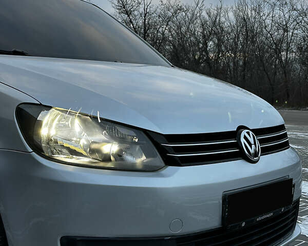 Сірий Фольксваген Кадді, об'ємом двигуна 1.6 л та пробігом 220 тис. км за 13200 $, фото 17 на Automoto.ua