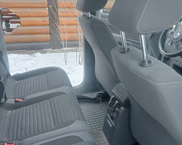 Серый Фольксваген Кадди, объемом двигателя 1.6 л и пробегом 134 тыс. км за 16000 $, фото 12 на Automoto.ua