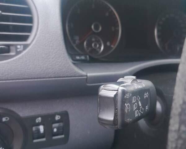 Серый Фольксваген Кадди, объемом двигателя 1.6 л и пробегом 298 тыс. км за 12500 $, фото 22 на Automoto.ua